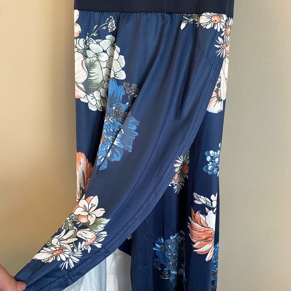 Kilig L Navy Floral Maxi Dress - Picture 4 of 12